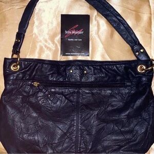 Women’s Stone Mountain Black Leather Shoulder Purse